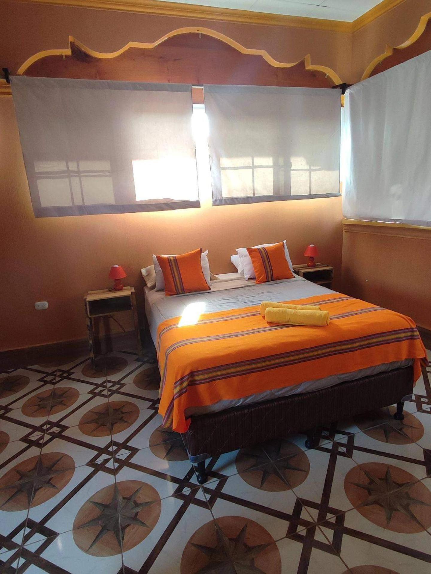 La Casa Colorada Hostel San Benito Екстериор снимка
